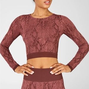 🆕 Fabletics Kamila Seamless Long-Sleeve Top - Cherry Mocha Reptilia/Canyon